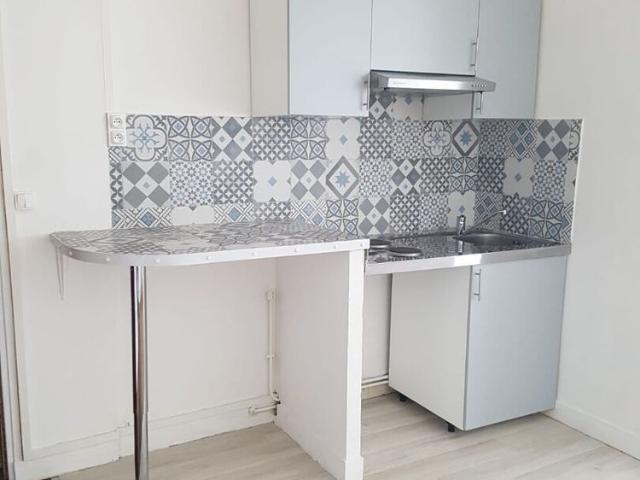 Location appartement 1 pièce, 24.78m², Fontenay sous Bois