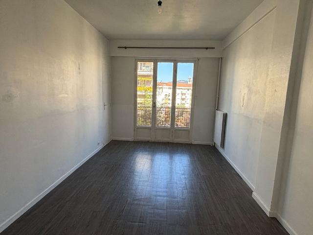 Location appartement 1 pièce, 24.82m², Nice