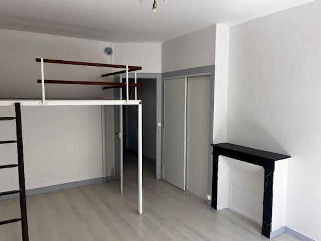 Location Appartement 1 pièce 24.9 m2 Niort