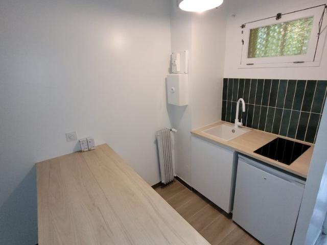 Location Appartement 1 pièce 24m² AIX EN PROVENCE 13100