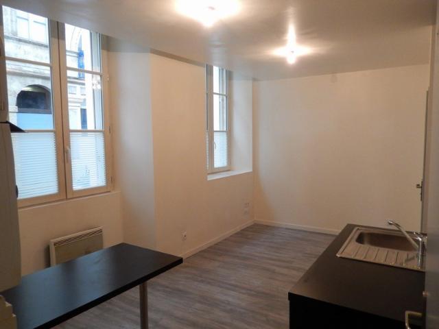Location Appartement 1 pièce 24m² BORDEAUX 33000