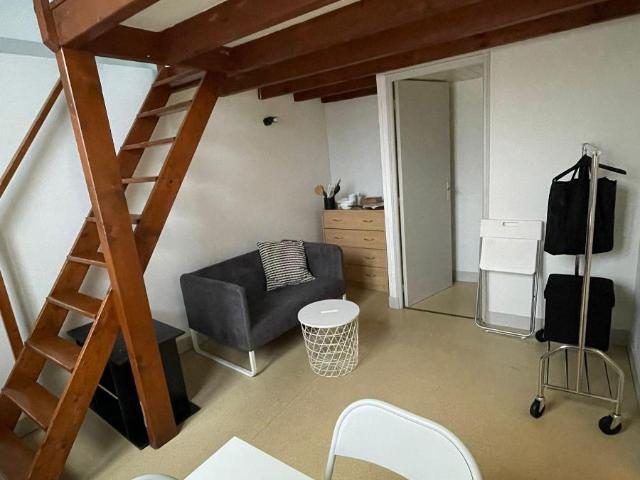 Location Appartement 1 pièce 24m² BORDEAUX 33000