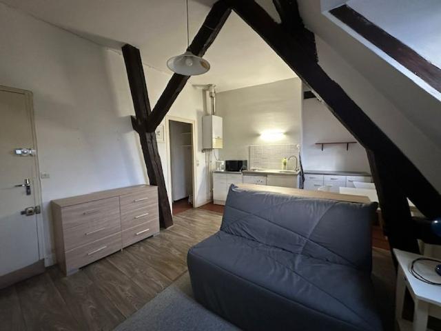 Location Appartement 1 pièce 24m² CHARTRES 28000