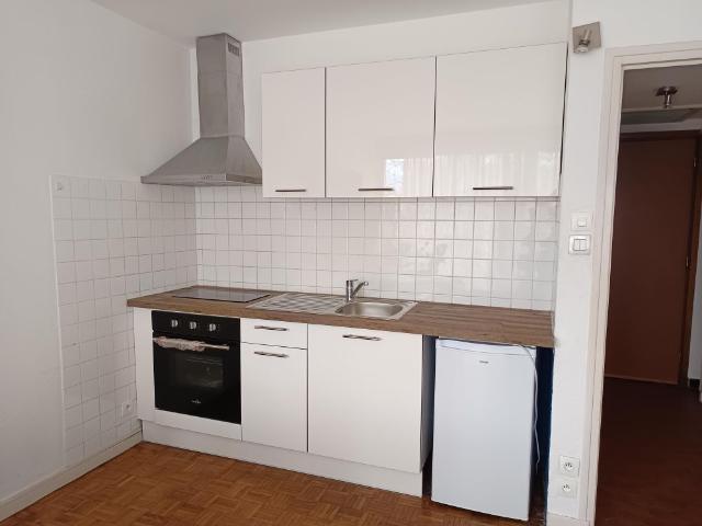 Location Appartement 1 pièce 24m² LA TRONCHE 38700