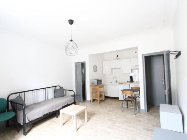 Location Appartement 1 pièce 24m² LA CHARITE SUR LOIRE 58400