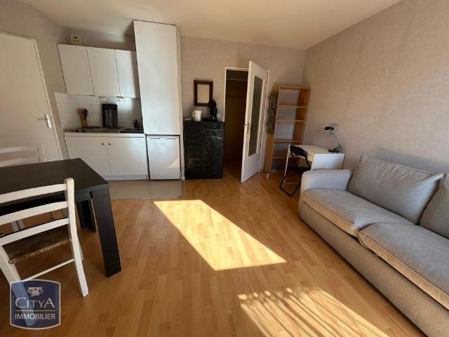 Location Appartement 1 pièce 24m² LAVAL 53000
