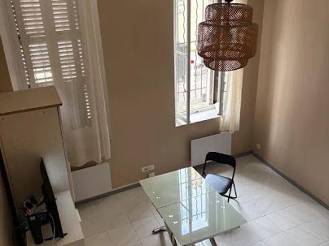 Location Appartement 1 pièce 25 m2 Marseille 6ème