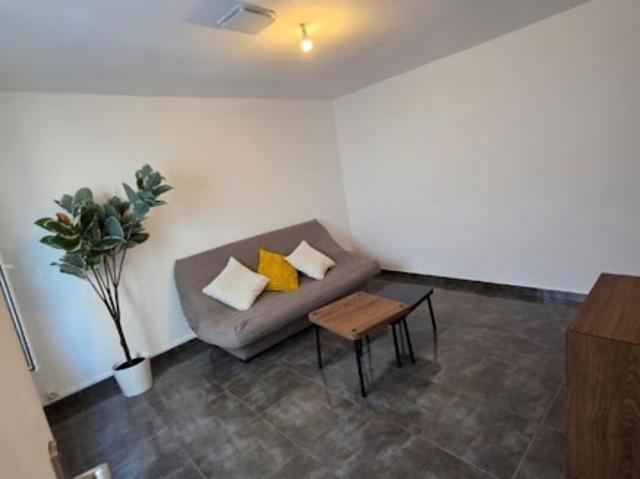 Location Appartement 1 pièce 25 m2 Marseille 11ème