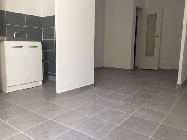 Location Appartement 1 pièce 25 m2 La Seyne sur Mer