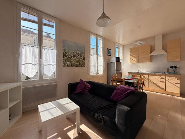 Location Appartement 1 pièce 25 m2 Rochefort