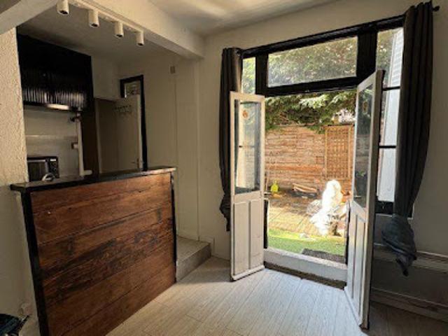 Location Appartement 1 pièce 25 m2 Thiais