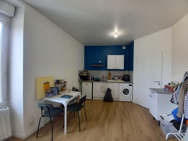 Appartement 1 pièce Fontenay le Comte 25.00m² 390€ à louer