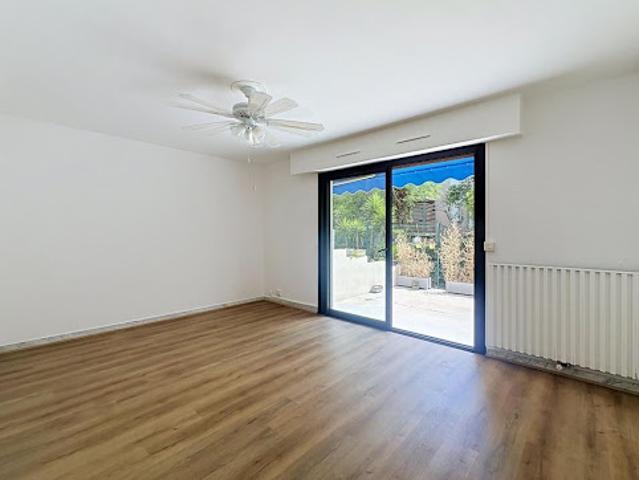 Location Appartement 1 pièce 25.2 m2 Mandelieu la Napoule