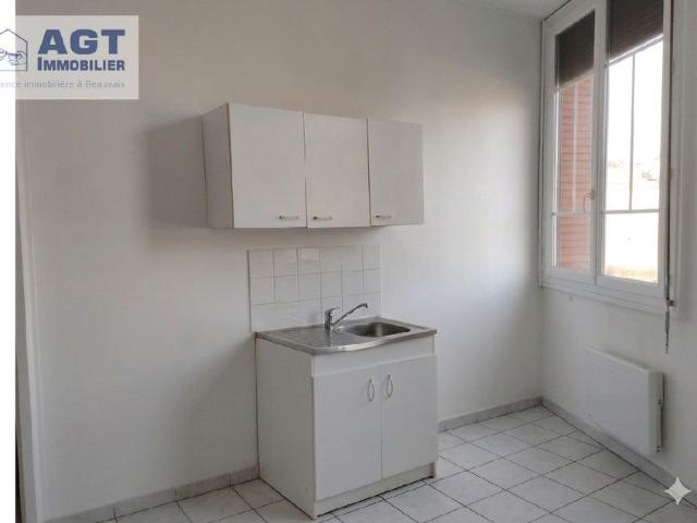 Location Appartement 1 pièce 25m² BEAUVAIS SUR MATHA 17490