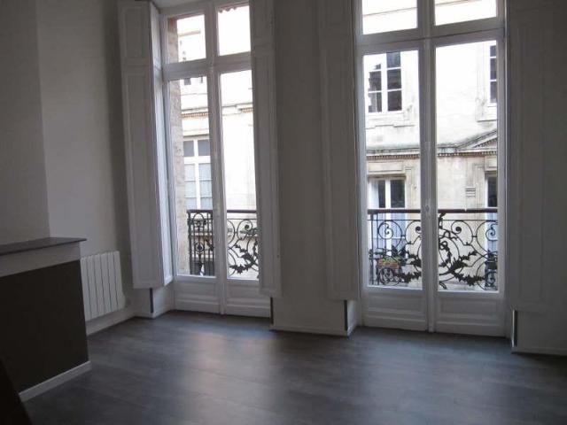 Location Appartement 1 pièce 25m² BORDEAUX 33000