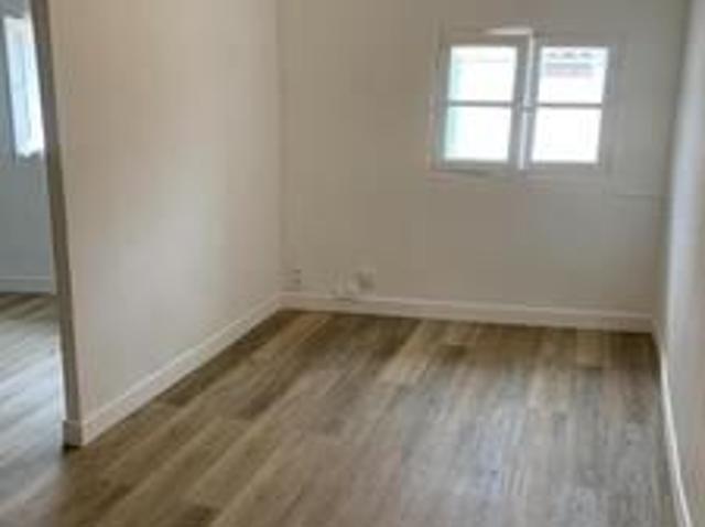 Location Appartement 1 pièce 25m² CUERS 83390