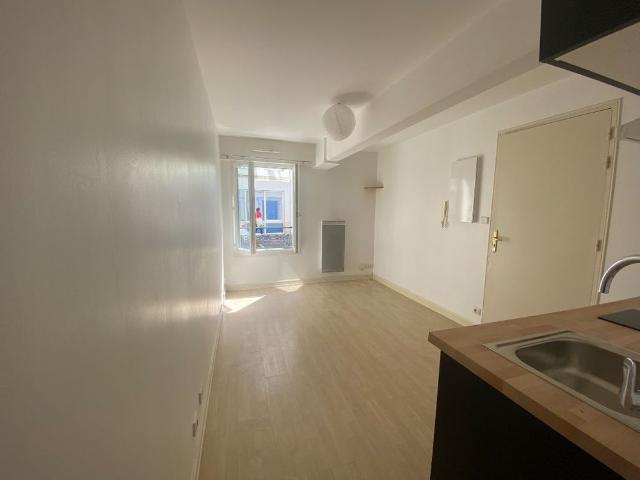 Location Appartement 1 pièce 25m² LA ROCHELLE 17000