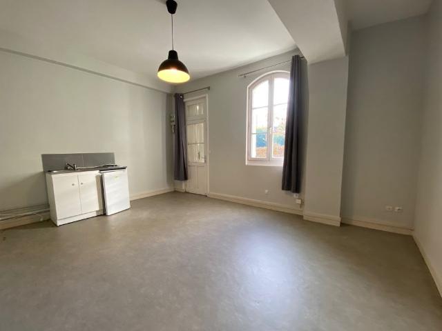 Location Appartement 1 pièce 25m² SAUMUR 49400