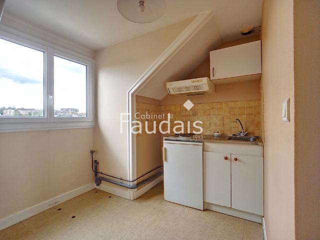 Location Appartement 1 pièce 25m² ST LO 50000