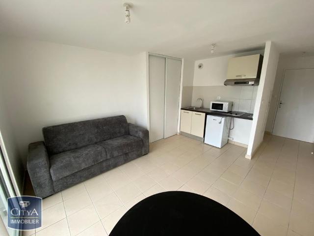 Location Appartement 1 pièce 25m² STE CLOTILDE 97490