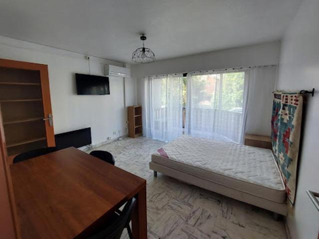 Location Appartement 1 pièce 26 m2 Nice