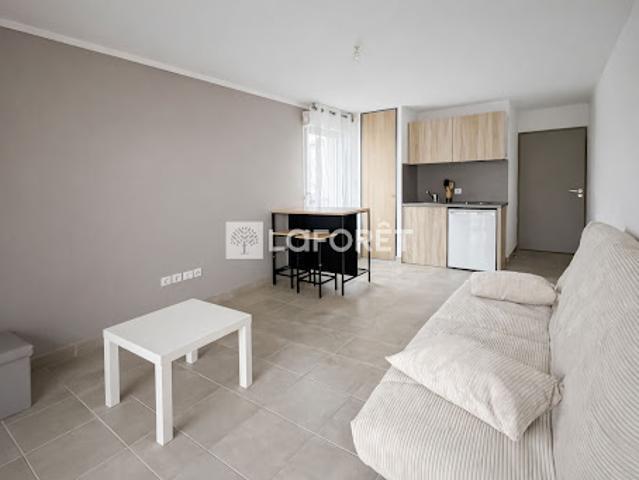 Location Appartement 1 pièce 26 m2 Nimes