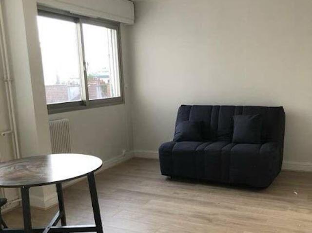 Location Appartement 1 pièce 26 m2 Courbevoie