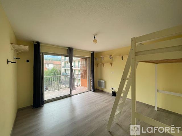 Location Appartement 1 pièce 26 m2 Prades