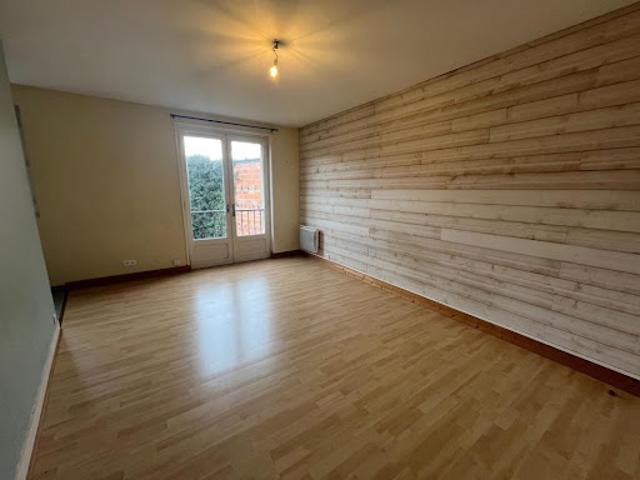 Location Appartement 1 pièce 26 m2 Saint Yrieix la Perche