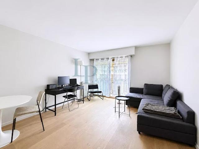 Location Appartement 1 pièce 26.74 m2 Paris 8ème