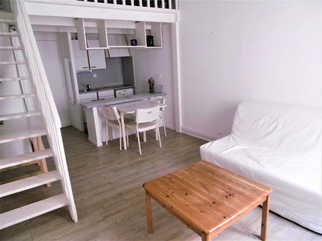 Location Appartement 1 pièce 26m² AIX EN PROVENCE 90ème