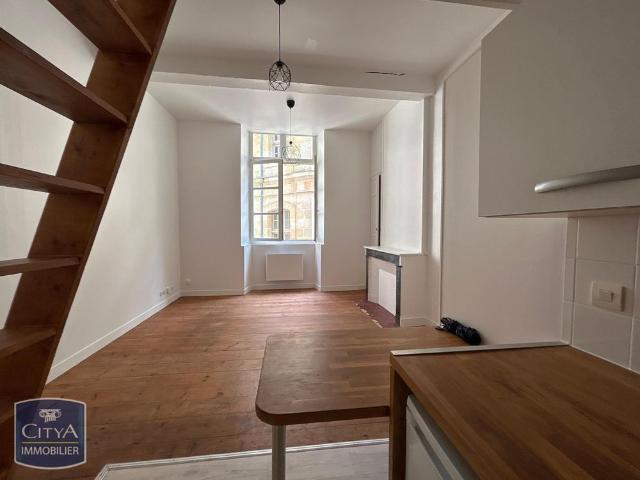 Location Appartement 1 pièce 26m² BORDEAUX 33000