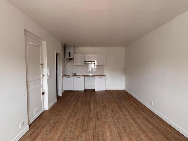 Location Appartement 1 pièce 26m² BORDEAUX 33000