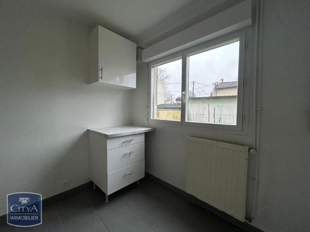 Location Appartement 1 pièce 26m² CHATEAUROUX 36000