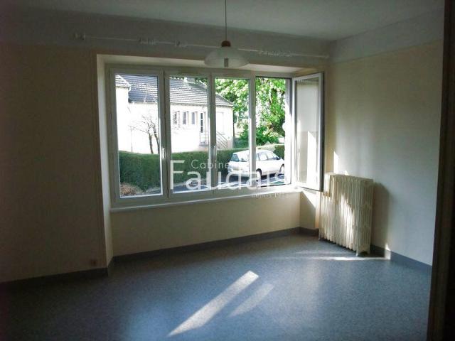 Location Appartement 1 pièce 26m² COUTANCES 50200