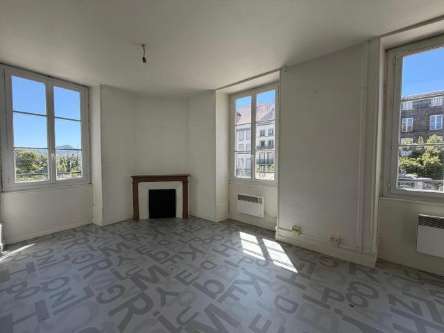 Location Appartement 1 pièce 26m² CLERMONT FERRAND 63000