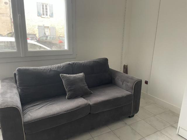Location Appartement 1 pièce 26m² MAUZE SUR LE MIGNON 79210