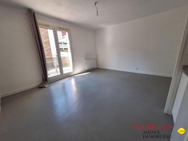 Location Appartement 1 pièce 26m² POITIERS 86000
