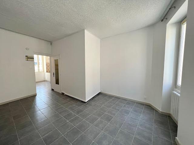 Location Appartement 1 pièce 27 m2 Marseille 15ème