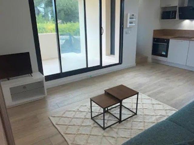 Location Appartement 1 pièce 27 m2 Aix en Provence