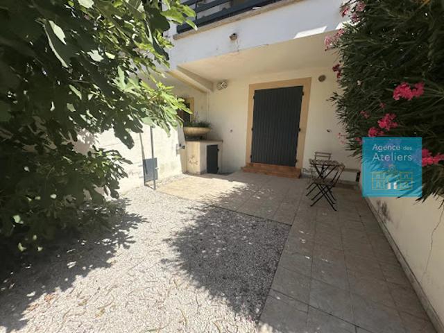 Location Appartement 1 pièce 27 m2 Arles