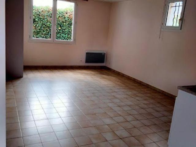 Location Appartement 1 pièce 27 m2 Cergy