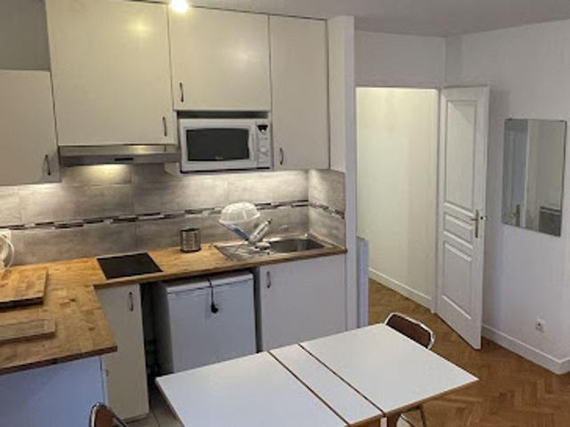 Location Appartement 1 pièce 27 m2 Courbevoie