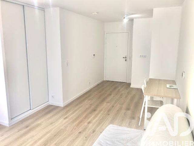 Location Appartement 1 pièce 27 m2 Guyancourt