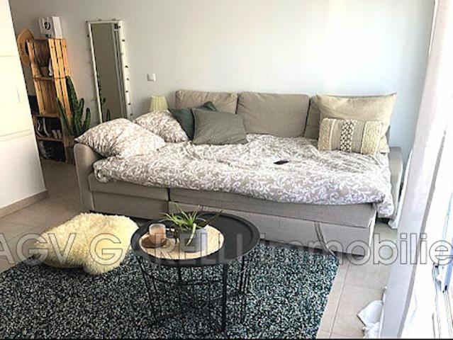 Location Appartement 1 pièce 27 m2 Hyeres