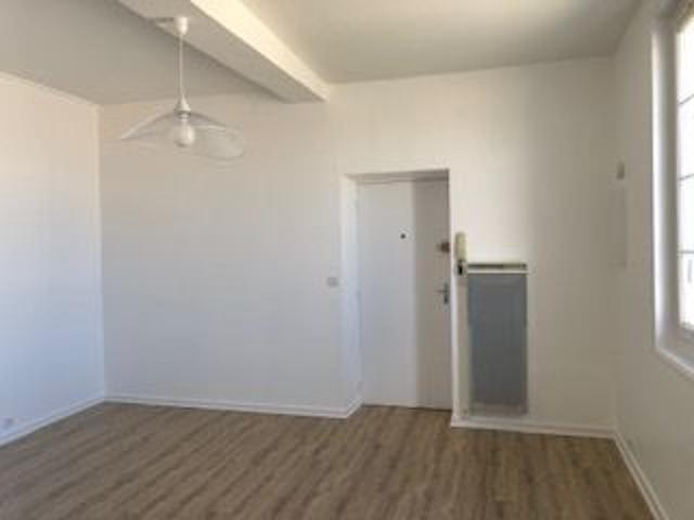Location Appartement 1 pièce 27 m2 Rochefort