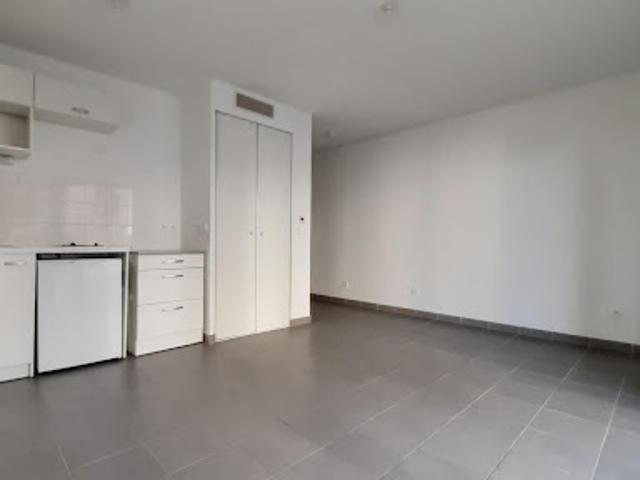 Location Appartement 1 pièce 27 m2 Toulon