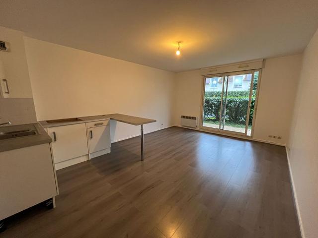 Location appartement 1 pièce, 27.25m², Ozoir la Ferrière