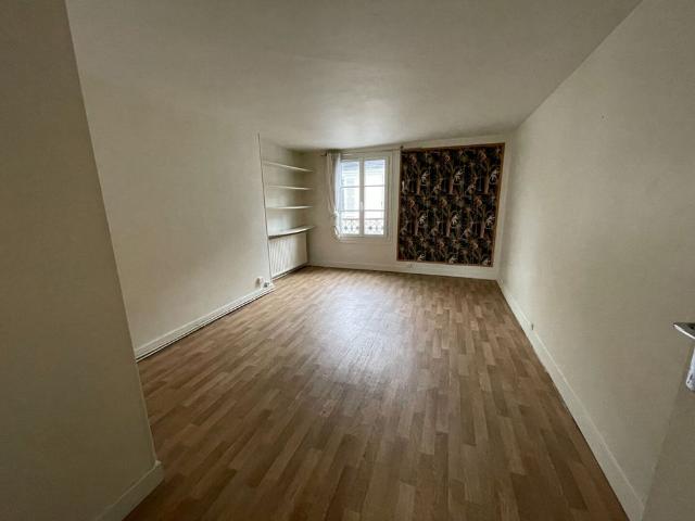 Location appartement 1 pièce, 27.36m², Paris 17