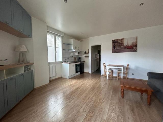 Location appartement 1 pièce, 27.57m², Épône